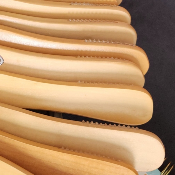 NICE WOODEN BABY HANGERS SET OF 10 - Picture 5 of 7